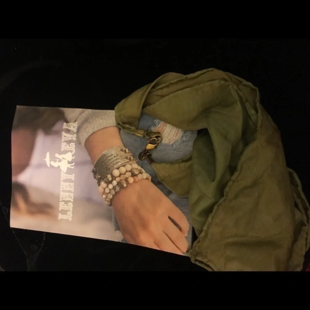 3/$20 🌺🌸🌺 New Lenny and Eva  bracelet‎ or headband.